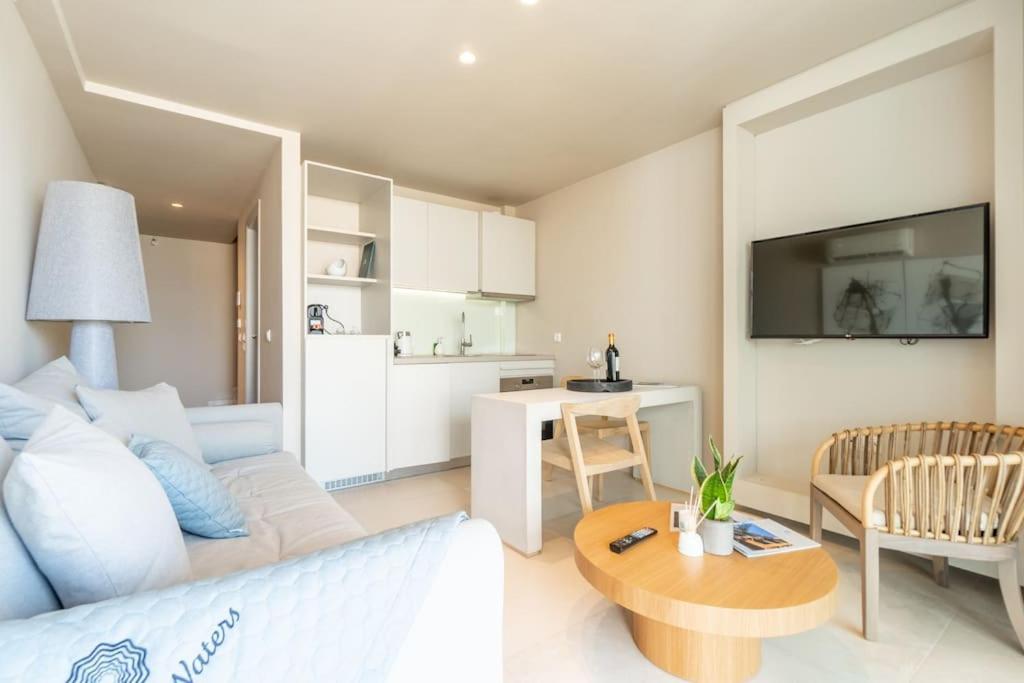 Cw Athens Riviera Suite Buitenkant foto
