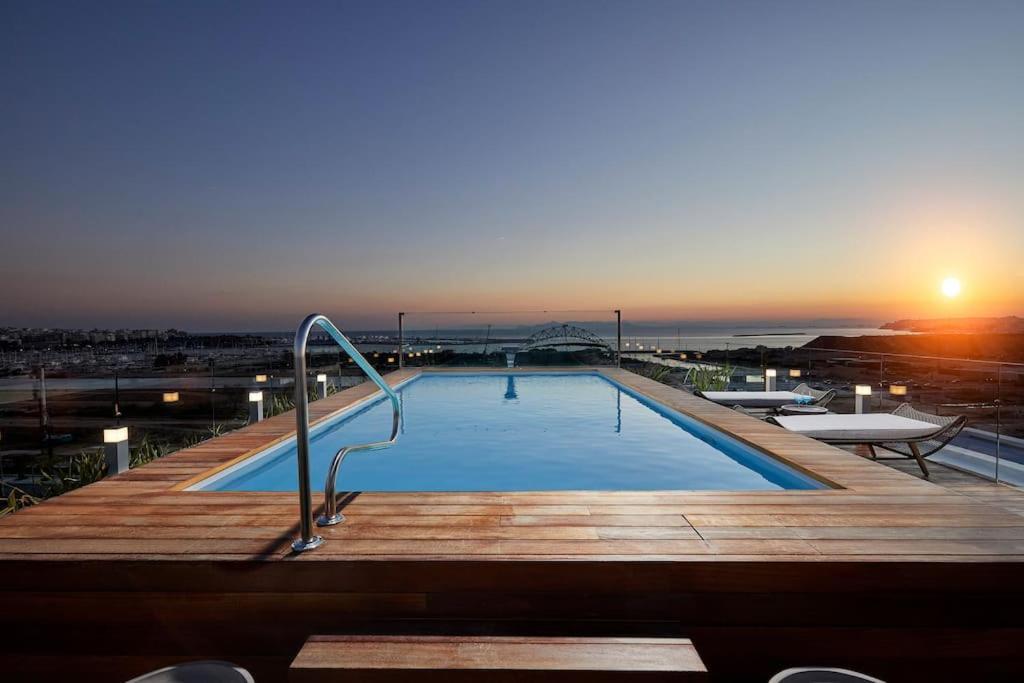 Cw Athens Riviera Suite Buitenkant foto